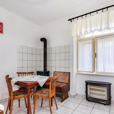 1 Bedroom Beautiful Apartment In 바카 외부 사진